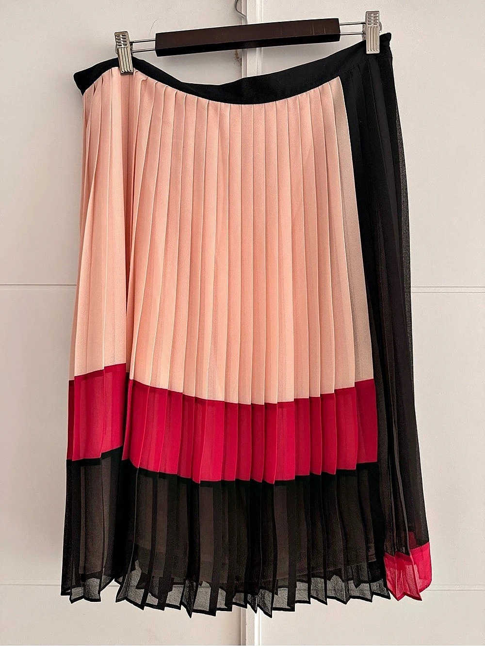 Caractère Pleated Color Block Maxi Skirt in Pink & Black Like New